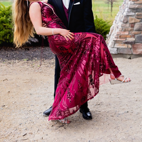 Red jovani prom dress - Picture 6 of 7